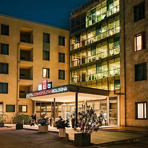 Cosmopolitan 4*, בולוניה איטליה